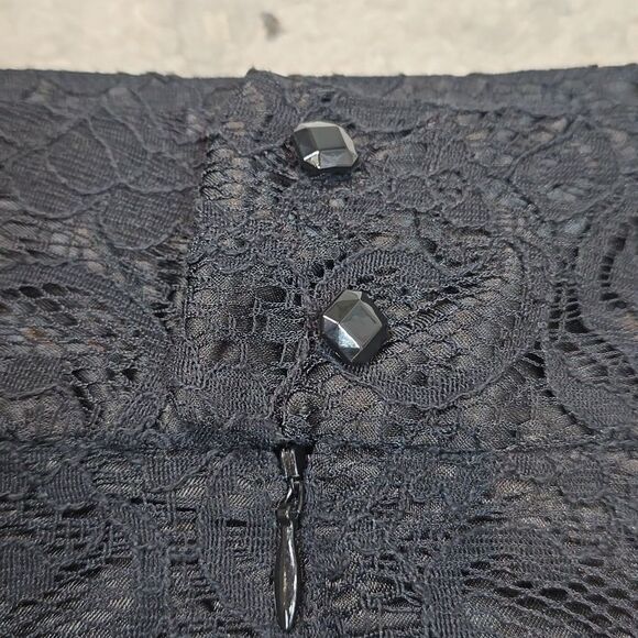 Banana Republic Black Two Tone Floral Lace Pencil Skirt - Picture 5 of 11